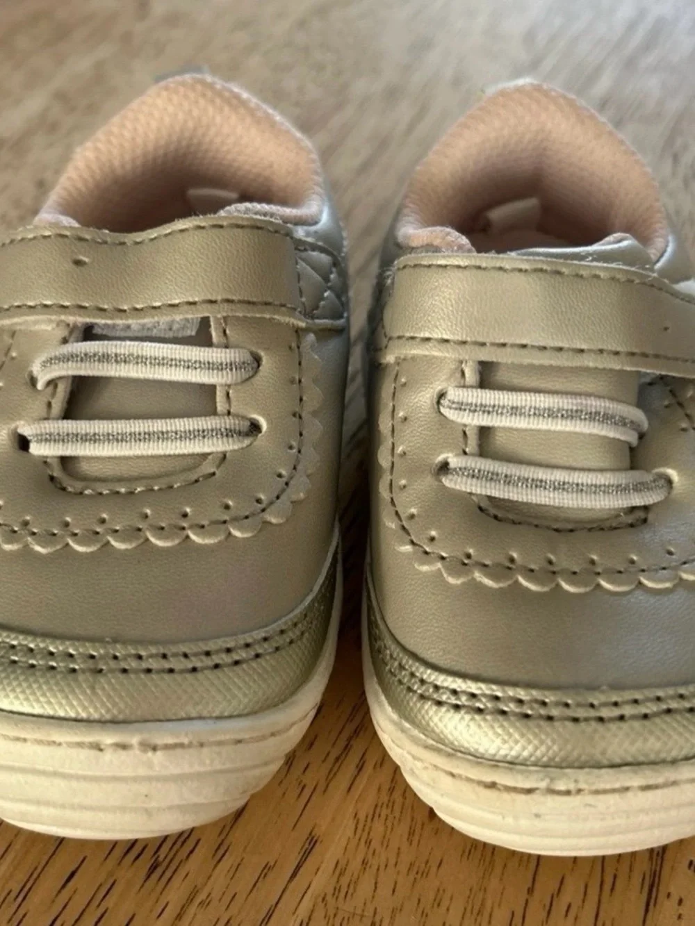 Stride Rite 360 SR TAYE 2.0 Natalia Infant shoe Sz. 4M, Gently Used.
